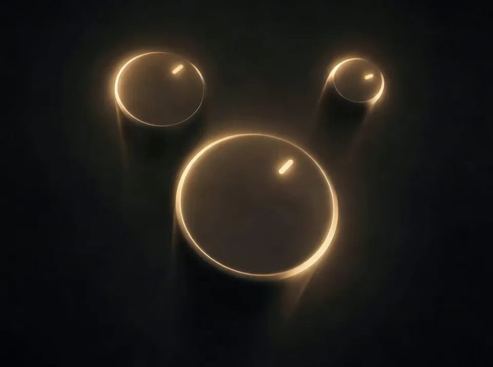 Soft glowing dials and light-rings — effortless direction of voice, look and tone.